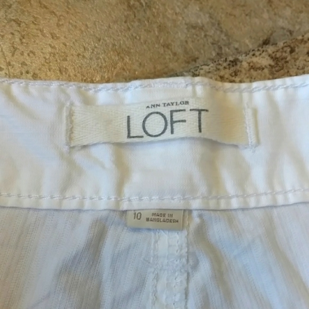 LOFT Ann Taylor white bermuda shorts size 10 - Picture 3 of 3